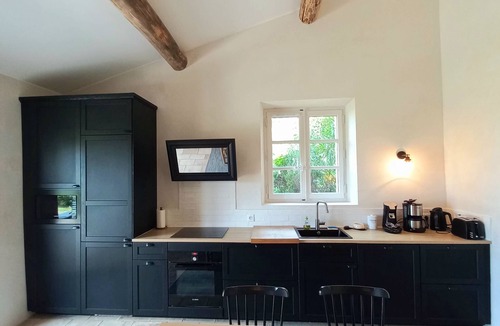 Saint-Didier House | Le Cottage du Chat Blanc