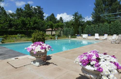 Ailhon House | LE COTTAGE