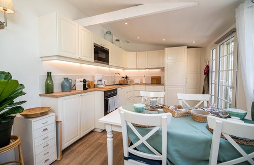 Bayeux Apartment | Le Cottage garden view