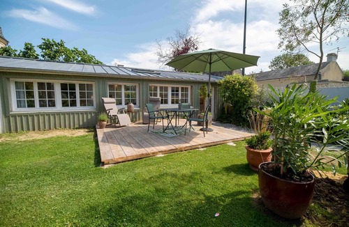 Bayeux Apartment | Le Cottage garden view