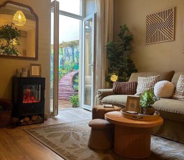 Macon Apartment | LE COTTAGE, T2, Hyper center, Terrasse