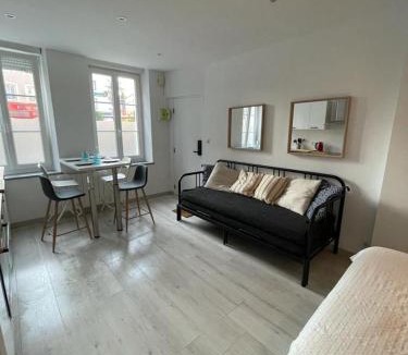 Ville Haute Apartment | Le cottages des remparts - le lodge
