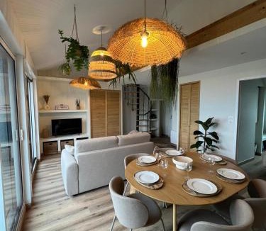 Le Portel Apartment | Le coucher de soleil Balcon Front de Mer Netflix