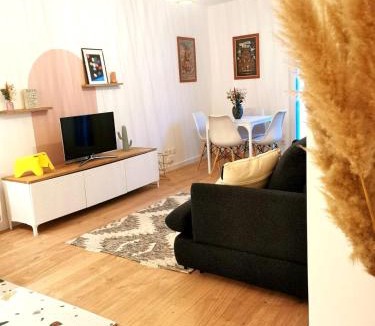 Madeleine-Champ de Mars Apartment | Le Cours des Arts