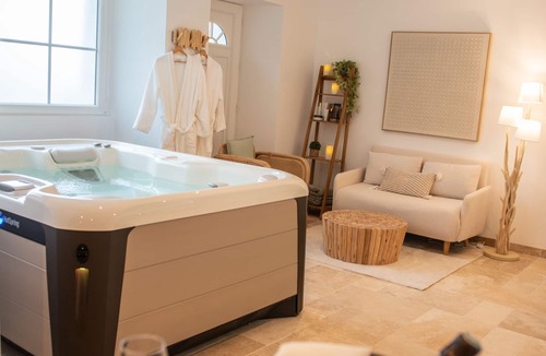 Vezins House | Le Couvent des Cordelières SPA/Jacuzzi option