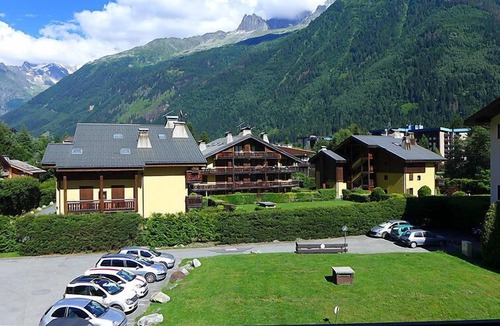 Chamonix-Mont-Blanc Apartment | Le Cristal des Glaces by Interhome