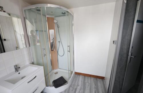Saint-Nicolas-d'Aliermont Bed & Breakfast | Le Croc'N Bar chambre bleue