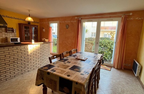Le Croisic Apartment | Le Croisic Ground Floor T3 Near Center With Parking And Pets Allowed