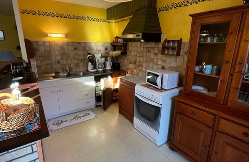 Le Croisic Apartment | Le Croisic Ground Floor T3 Near Center With Parking And Pets Allowed