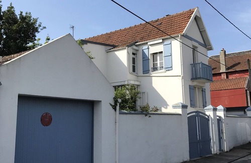 Le Crotoy House | Le Crotoy - Baie de Somme - Character house 8 people with enclosed garden with trees
