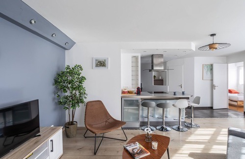 Madeleine-Champ de Mars Apartment | Le Crucy - T2 avec Parking