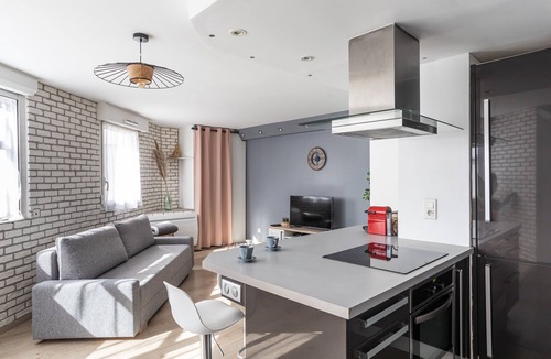 Madeleine-Champ de Mars Apartment | Le Crucy - T2 avec Parking