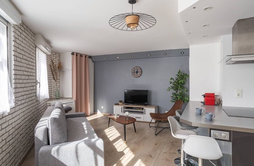 Madeleine-Champ de Mars Apartment | Le Crucy - T2 avec Parking