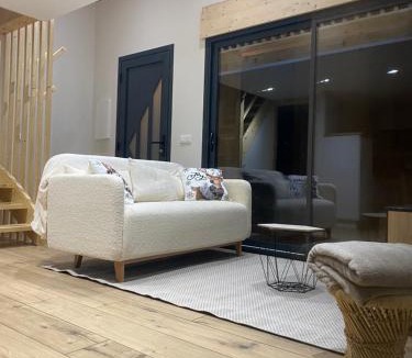 Laval Ski Chalet | Le Crystalia