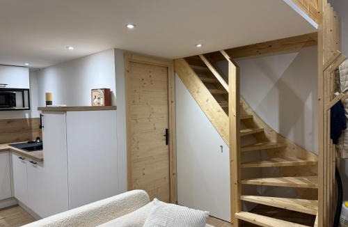 Laval Ski Chalet | Le Crystalia