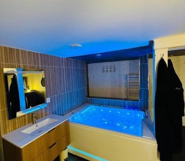 La Celle-sous-Gouzon Apartment | Le Cupidon & Spa