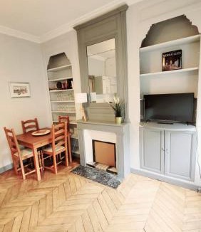 Saint-Louis Apartment | Le Cyrano - Versailles