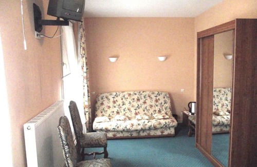 Doue-la-Fontaine Hotel | Le Dagobert