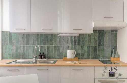 3rd Arrondissement Apartment | Le Dauphiné studio climatisé