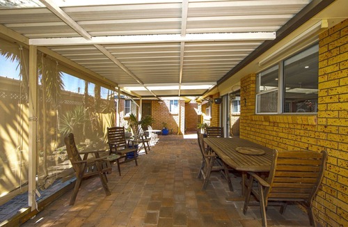 Umina Beach House | 'Le Dauphin' 2Km from beach