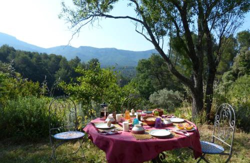 Trets Bed & Breakfast | LE DEFFEND VIEUX