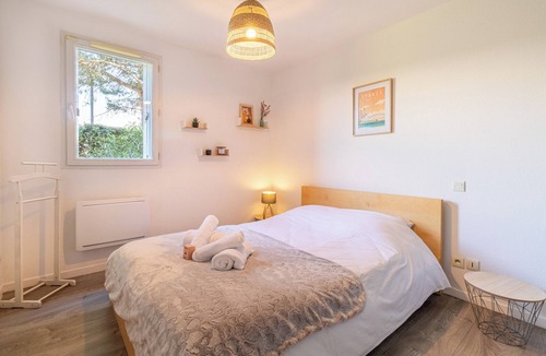 Toulouse North Apartment | Le Diamant - Bright apartment with pool
