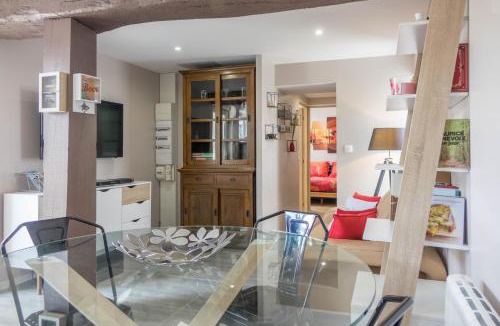 Saint-Denis-de-l'Hotel House | Le Dionysien * (petite maison avec terrasse)