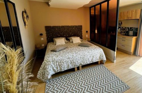 Vallabrix Apartment | Le diX - Classic Room - VallabriX proche UZES