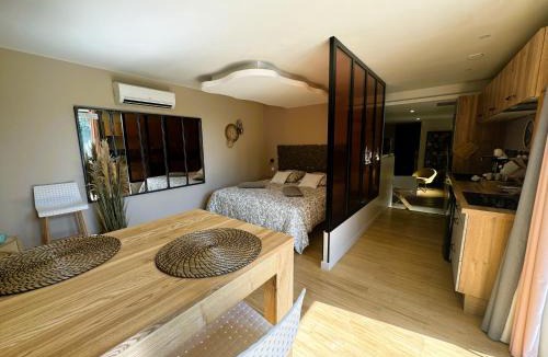Vallabrix Apartment | Le diX - Classic Room - VallabriX proche UZES