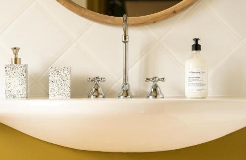 Mirambeau House | LE DOMAINE DE FERRAT