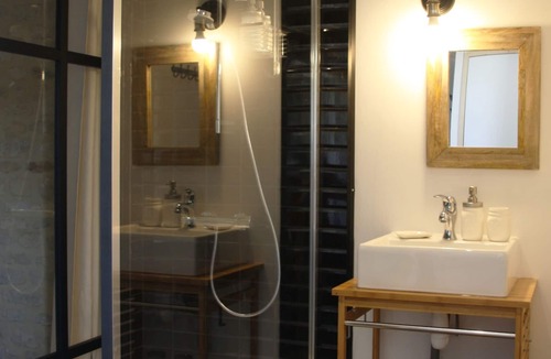 Le Fresne-Camilly Bed & Breakfast | Le Domaine de L'hostellerie