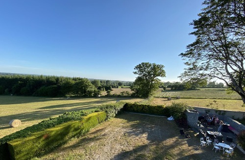 Saint-Planchers Villa | Le Domaine de Lalie, cottage Swimming pool, tennis, games room 20 Pers