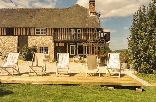 Saint-Desir House | Le Domaine de la Désirée Séjours, Fêtes, Séminaires Piscine, Tennis 45+ Couch
