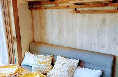 Bioussac Cabin | LE DOMAINE DE LA RICHE