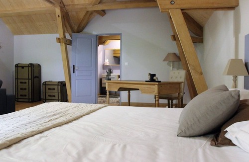 Fresneaux-Montchevreuil House | Le Domaine de Montchevreuil