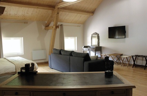 Fresneaux-Montchevreuil House | Le Domaine de Montchevreuil