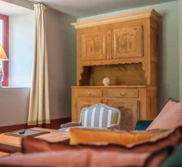 Richebourg House | Le Domaine de Richebourg - Pierres d'Histoire