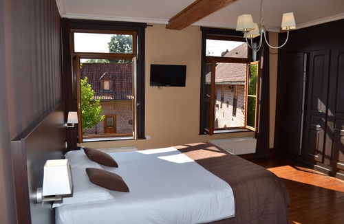 Ennevelin Hotel | Le Domaine des Cigognes