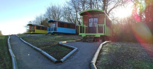 Buding House | le domaine des drôles de dames