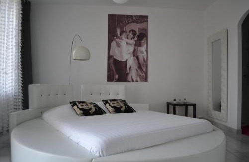 Chateau-Gontier House | Le Domaine du Chêne Vert