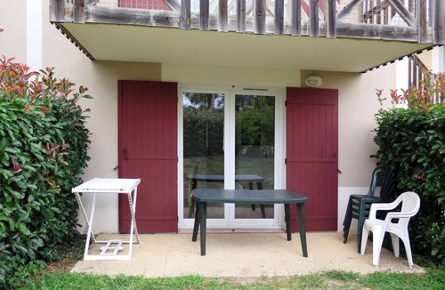 Barbaste Apartment | Le Domaine du Golf d'Albret by Interhome