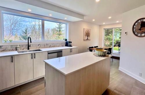 Saint-Faustin-Lac-Carre Apartment | Le domaine du Sous-bois - Près de tout !