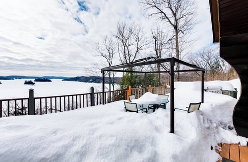 Cheneville Ski Chalet | Le Domaine forêt d'eau II