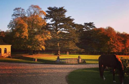 Fresneaux-Montchevreuil House | Le Domaine de Montchevreuil