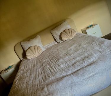 Saint-Julien-de-Briola House | Le Domaine de Pépé