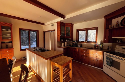 Sainte-Melanie Cottage | Le Domek a soothing nature