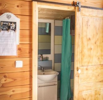 Brioude Sud Auvergne Bed & Breakfast | le Donjon de la Reine Margot