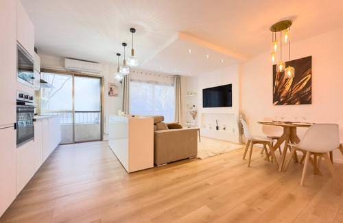 Cannes Apartment | Le Doré