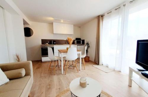 Bruz Apartment | Le Doré Rose by Madame Conciergerie