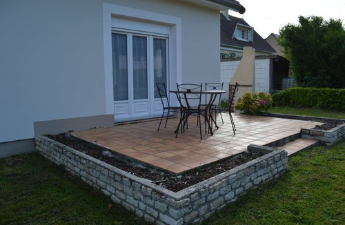 Cresserons House | Le Dortoir, Maison Familiale - Jardin - 5km mer